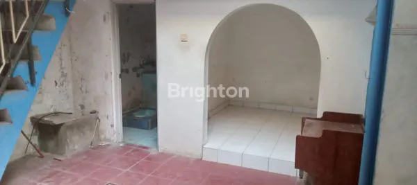 image RUMAH POJOK LOKASI STRATEGIS (6)