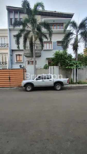 image RUMAH HOOK SIAP HUNI DI KELAPA GADING JAKARTA UTARA  (2)
