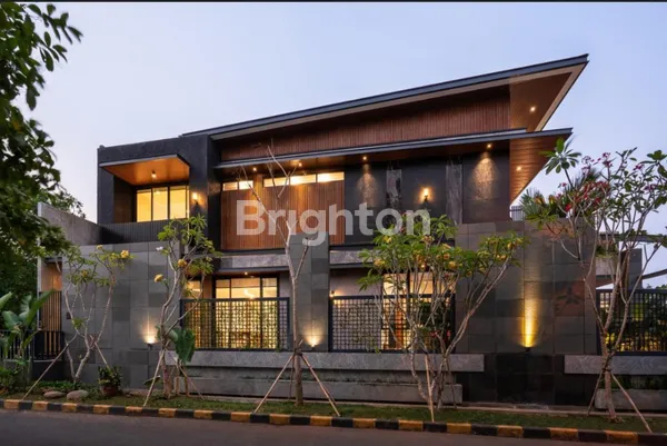 image RUMAH FULL RENOV FULL FURNISHED MEWAH DENGAN ROOFTOP DI BANJAR WIJAYA (2)