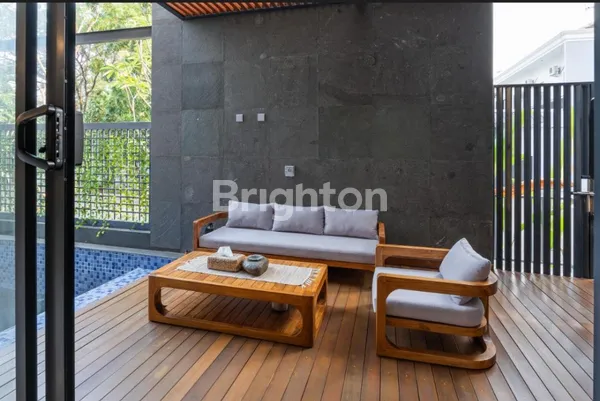 image RUMAH FULL RENOV FULL FURNISHED MEWAH DENGAN ROOFTOP DI BANJAR WIJAYA (5)