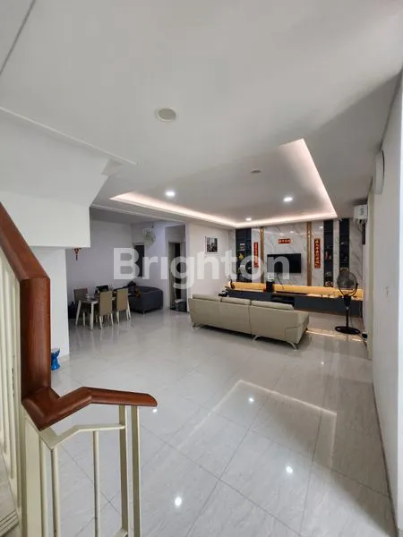 image RUMAH 2 LANTAI BAGUS GRAND PAKUWON TANDES 9X16 MINIMALIS SHM DEKAT MANUKAN MARGOMULYO SATELIT SUKOMANUNGGAL BANYU URIP BENOWO (7)