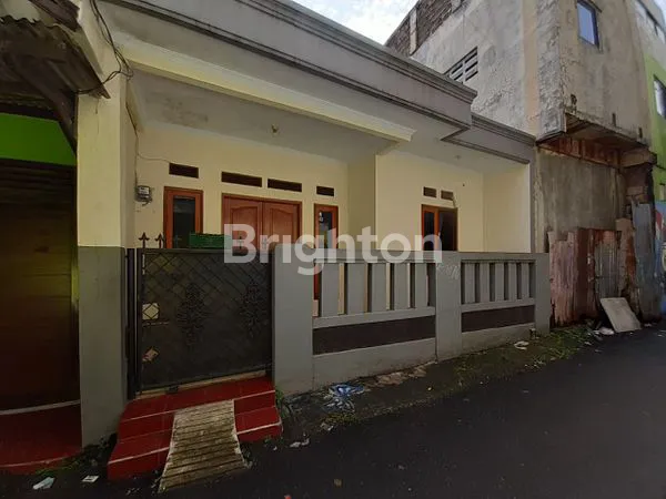 image RUMAH DENGAN LAHAN BESAR COCOK UNTUK USAHA KOST DAN HOMESTAY (2)