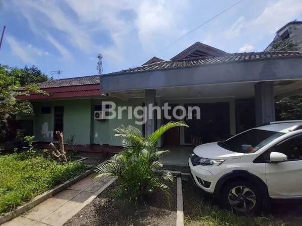 image RUMAH DENGAN LAHAN BESAR COCOK UNTUK USAHA KOST DAN HOMESTAY (7)