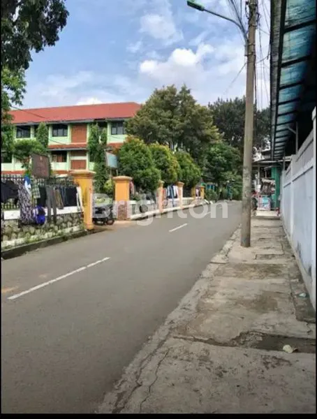 image RUMAH DI JOGLO JAKARTA BARAT (2)