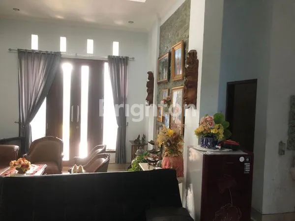 image RUMAH MEWAH 2 LANTAI DI DALUNG PERMAI - 5KT, GARASI 2 MOBIL (7)