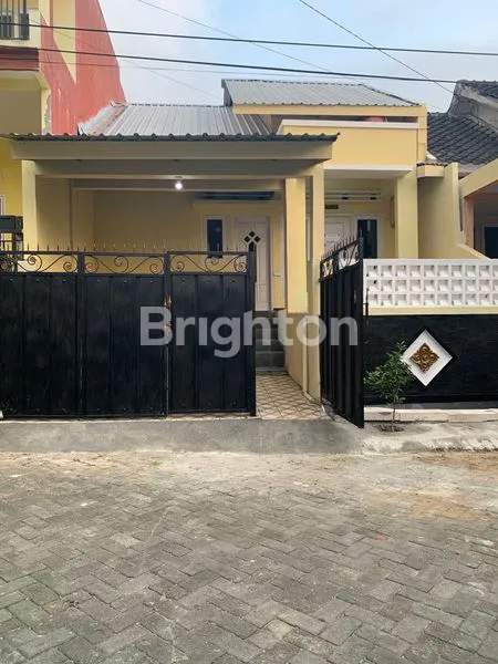 image DIJUAL RUMAH 2 LANTAI PERUM OMA CAMPUS DAU SENGKALING MALANG (1)