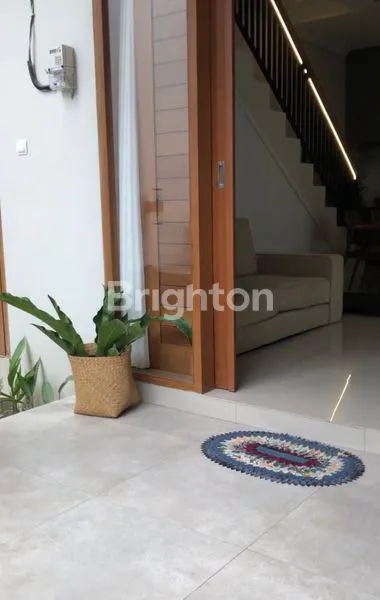 image VILLA 2 LANTAI TENGAH KOTA DENPASAR BARAT DEKAT KULINER DAN BERBAGAI JENIS BISNIS (7)