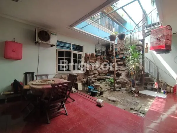 image RUMAH ASRI 2 LANTAI BANYAK TAMAN DI SIDOARJO AREA STRATEGIS (5)