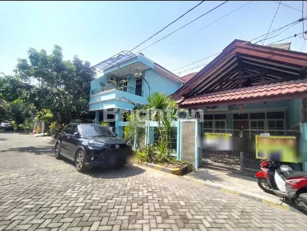 image RUMAH ASRI 2 LANTAI BANYAK TAMAN DI SIDOARJO AREA STRATEGIS (7)