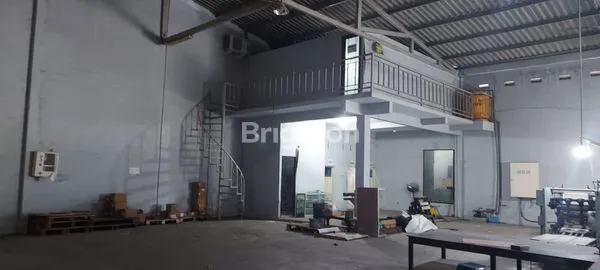 image GUDANG WAREHOUSE LOSS SIAP PAKAI KEPUTIH SUKOLILO. DEKAT RAYA OERR MERR SEMAMPIR SURABAYA TIMUR (2)