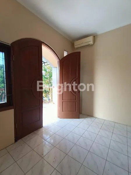 image RUMAH SEWA SIAP HUNI DEKAT MANAHAN DEKAT DENGAN FAJAR INDAH LOKASI STRATEGIS DEKAT DENGAN EXIT TOL  (5)