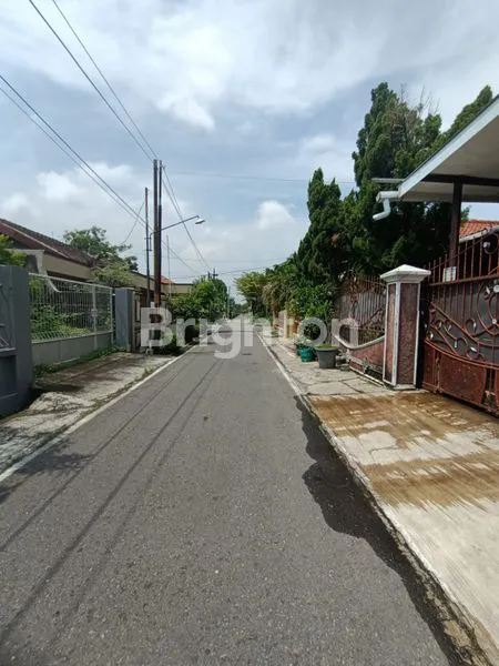 image RUMAH SEWA SIAP HUNI DEKAT MANAHAN DEKAT DENGAN FAJAR INDAH LOKASI STRATEGIS DEKAT DENGAN EXIT TOL  (6)