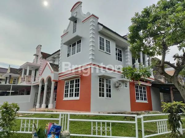image RUMAH BESAR TERAWAT DAN ELEGAN DIBALIKPAPAN BARU (1)