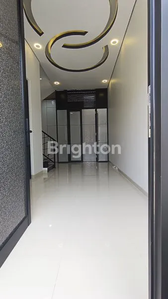 image 1 M SUDAH DAPAT RUMAH MODERN BARU GRESS 2 LANTAI, SIAP HUNI DEKAT RAYA KENJERAN PAKUWON CITY MERR (3)