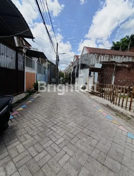 image 1 M SUDAH DAPAT RUMAH MODERN BARU GRESS 2 LANTAI, SIAP HUNI DEKAT RAYA KENJERAN PAKUWON CITY MERR (8)