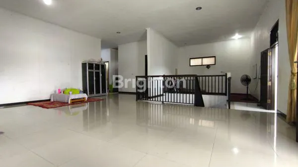 image DIJUAL RUMAH MEWAH DEKAT BIGMALL SUNGAI KUNJANG SAMARINDA (2)