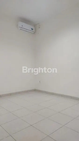 image RUMAH 1 LANTAI DI PERUMAHAN GRAHA PADMA (8)