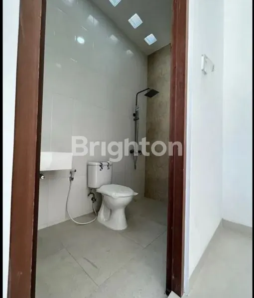 image RUMAH BARU RUNGKUT ASRI SIAP HUNI DEKAT MERR (4)