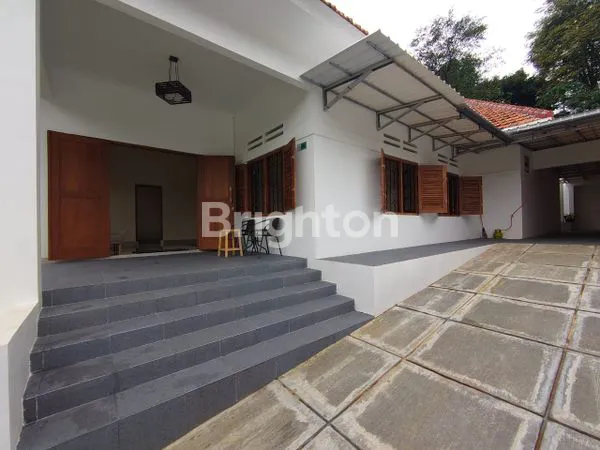 image TURUN HARGA \U203C\UFE0F RUMAH FULLY FURNISHED SANGAT STRATEGIS, CANTIK, SIAP HUNI (2)