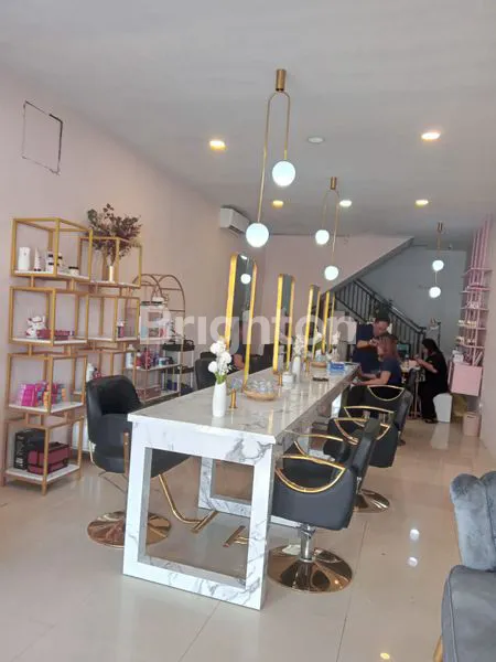 image RUKO 3 LT COCOK DIGUNAKAN UNTUK USAHA / INVESTASI DI KOMERSIAL AREA NOL JALAN RAYA MERTASARI - SIDAKARYA BALI (3)