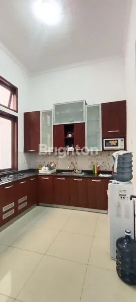 image RUMAH DISEWAKAN 2 LANTAI FULL FURNISH DI ARAYA MALANG (4)