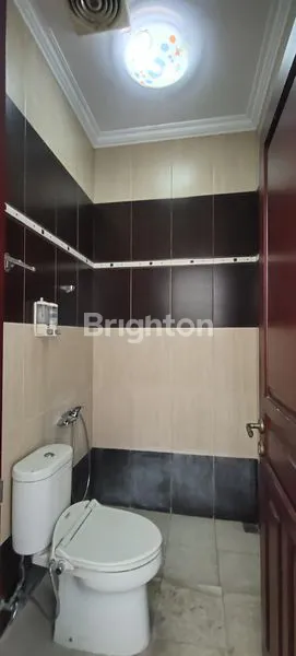 image RUMAH DISEWAKAN 2 LANTAI FULL FURNISH DI ARAYA MALANG (8)