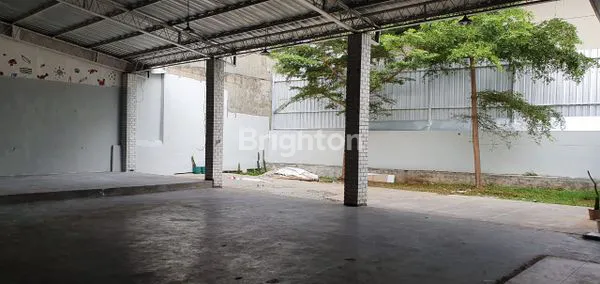 image RUKO 2 LANTAI DI SETIABUDI. BISA DIPERLUAS SAMPAI HALAMAN BELAKANG RUKO KURANG LEBIH 400M² (2)