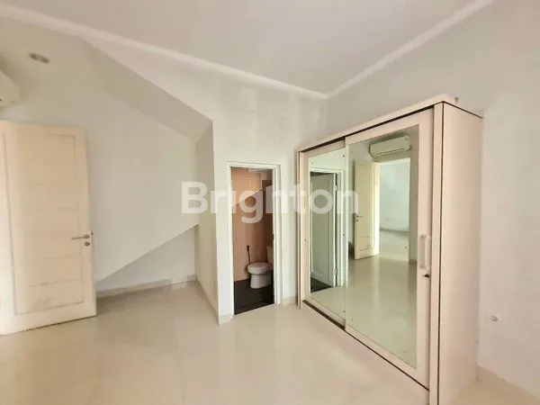 image RUMAH SEMI FURNISH DI BUKIT GOLF RIVERSIDE CIBUBUR CIMANGGIS (5)