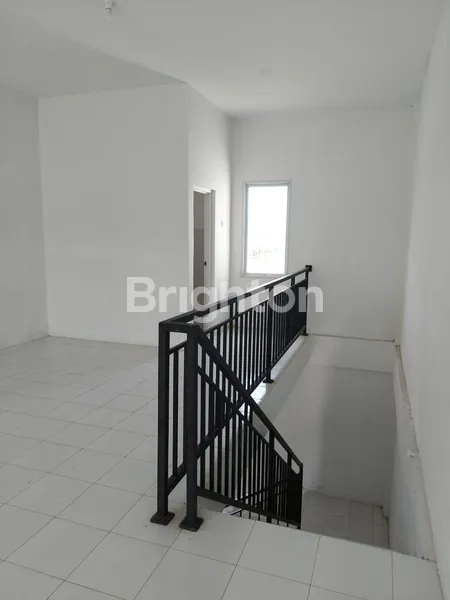 image RUKO 2 LANTAI DI DREAMLAND SQUARE SIAP HUNI (6)