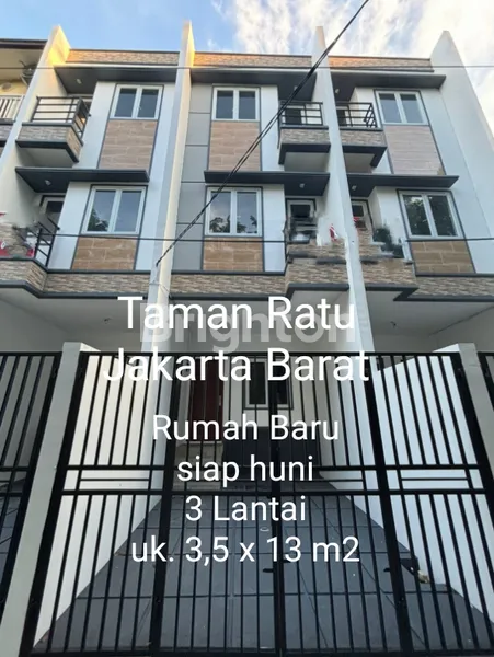 image RUMAH BARU DIBANGUN, SIAP HUNI, TAMAN RATU JAKARTA BARAT, 3 LANTAI, UK. 3,5 X 13 M2, SURAT LENGKAP, ROW 2 MOBIL, HADAP JALAN RAYA, BISA UNTUK USAHA. PUSAT BISNIS KOMERSIAL. (1)