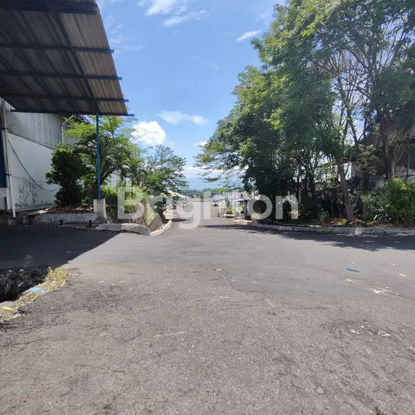 image GUDANG, LAHAN LUAS, BANGUNAN HITUNG TANAH, ZONA INDUSTRI, NOL JALAN RAYA, GRESIK (4)
