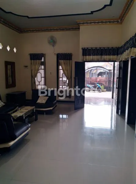 image RUMAH MEWAH MODERN DI DEKAT GUMUL (3)