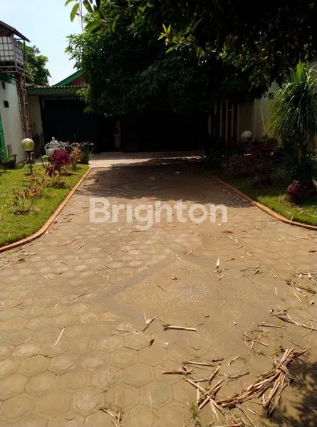 image RUMAH MEWAH MODERN DI DEKAT GUMUL (2)