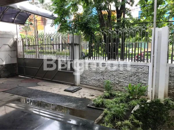 image TURUN HARGA 4M!! RAYA DHARMAHUSADA INDAH / RAYA MERR, PERSIS DEPAN GALAXY MALL 2, SUPER STRATEGIS, BISA UNTUK KOMERSIAL, BANGUNAN LAMA TERAWAT MEWAH KHAS OKL (7)