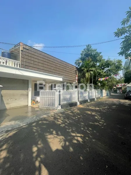 image DIJUAL RUMAH BESAR DI KEMANG - MAMPANG PRAPATAN - JAKARTA SELATAN (1)