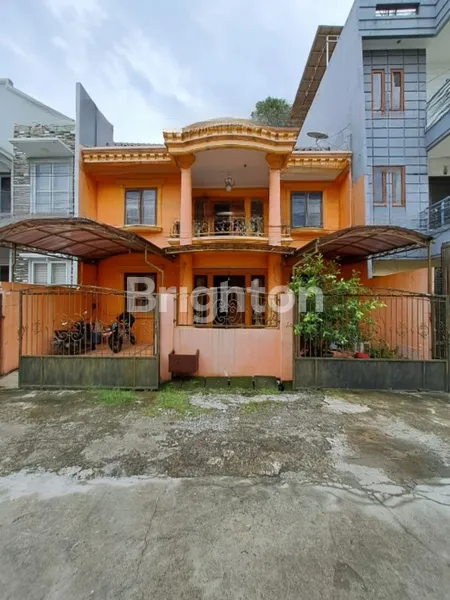 image RUMAH SIAP HUNI 2 LANTAI BANGUNAN TERAWAT DI KELAPA GADING JAKARTA UTARA (1)