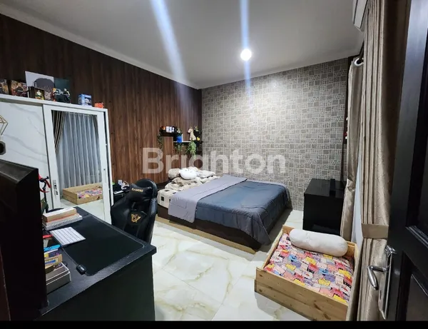 image RUMAH 3 LANTAI SEMI FURNISHED DI CLUSTER MADRID MODERNLAND (4)