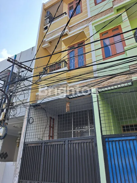 image RUMAH 3,5 LANTAI ROW JALAN 1 MOBIL DI JELAMBAR GROGOL JAKARTA BARAT (1)