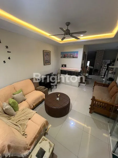 image RUMAH MEWAH 2 LANTAI  MEDITERANIA REGENCY  JATIBENING KOTA  BEKASI (2)
