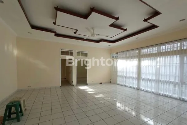 RUMAH LUAS BISA UNTUK KANTOR SAYAP PAJAJARAN DEKAT ISTANA PLAZA