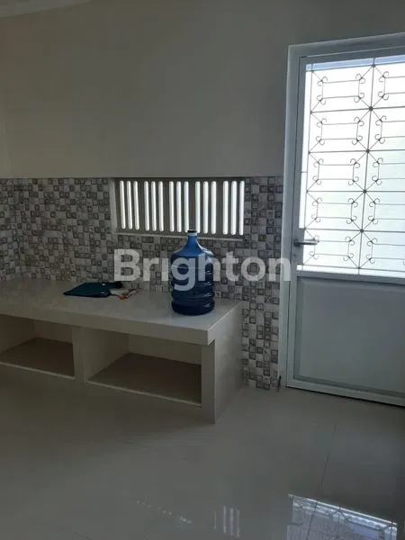 image RUMAH BARU DI SOLO KOTA DEKAT BAKSO PAK RUK SIAP HUNI (4)