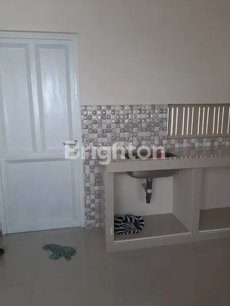 image RUMAH BARU DI SOLO KOTA DEKAT BAKSO PAK RUK SIAP HUNI (5)