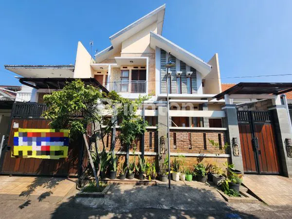 image DIJUAL RUMAH 2 LANTAI SIAP HUNI, LEGA, FULLY FURNISHED DI DELTA SARI INDAH (1)