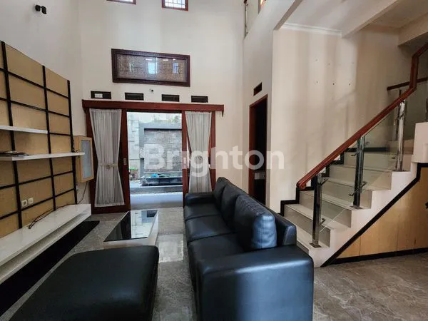 image DIJUAL RUMAH 2 LANTAI SIAP HUNI, LEGA, FULLY FURNISHED DI DELTA SARI INDAH (4)