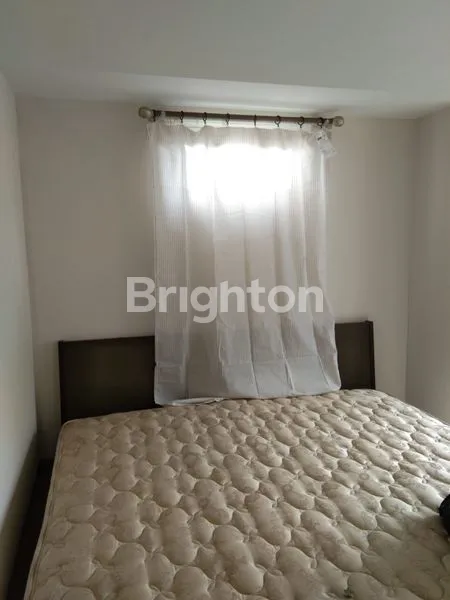 image HOT RENT APARTEMEN SUMMARECON TOWER AZOLLA LANTAI TENGAH 3 BED ROOM VIEW POOL LOKASI CORNER SEMI FURNISH   (5)