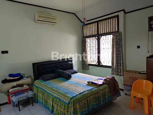 image RUMAH STRATEGIS TENGAH KOTA GRESIK TANAH LUAS TEMBUS RUMAH BELAKANG (4)