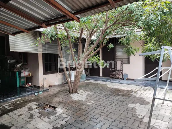 image RUMAH STRATEGIS TENGAH KOTA GRESIK TANAH LUAS TEMBUS RUMAH BELAKANG (6)