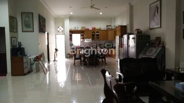 image RUMAH EMPAT SETENGAH LANTAI EXCLUSIVE KEADILAN JAKARTA BARAT (5)