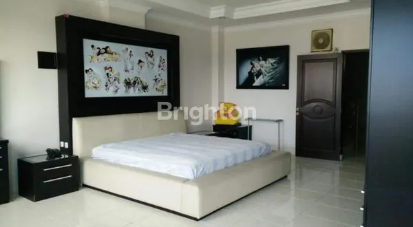 image RUMAH EMPAT SETENGAH LANTAI EXCLUSIVE KEADILAN JAKARTA BARAT (6)