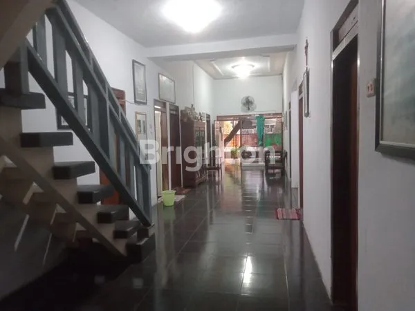 image RUMAH STRATEGIS DI TENGAH KOTA GRESIK (4)